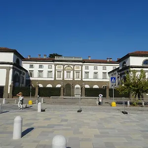 3* לינה וארוחת בוקר Charmerooms Moroni